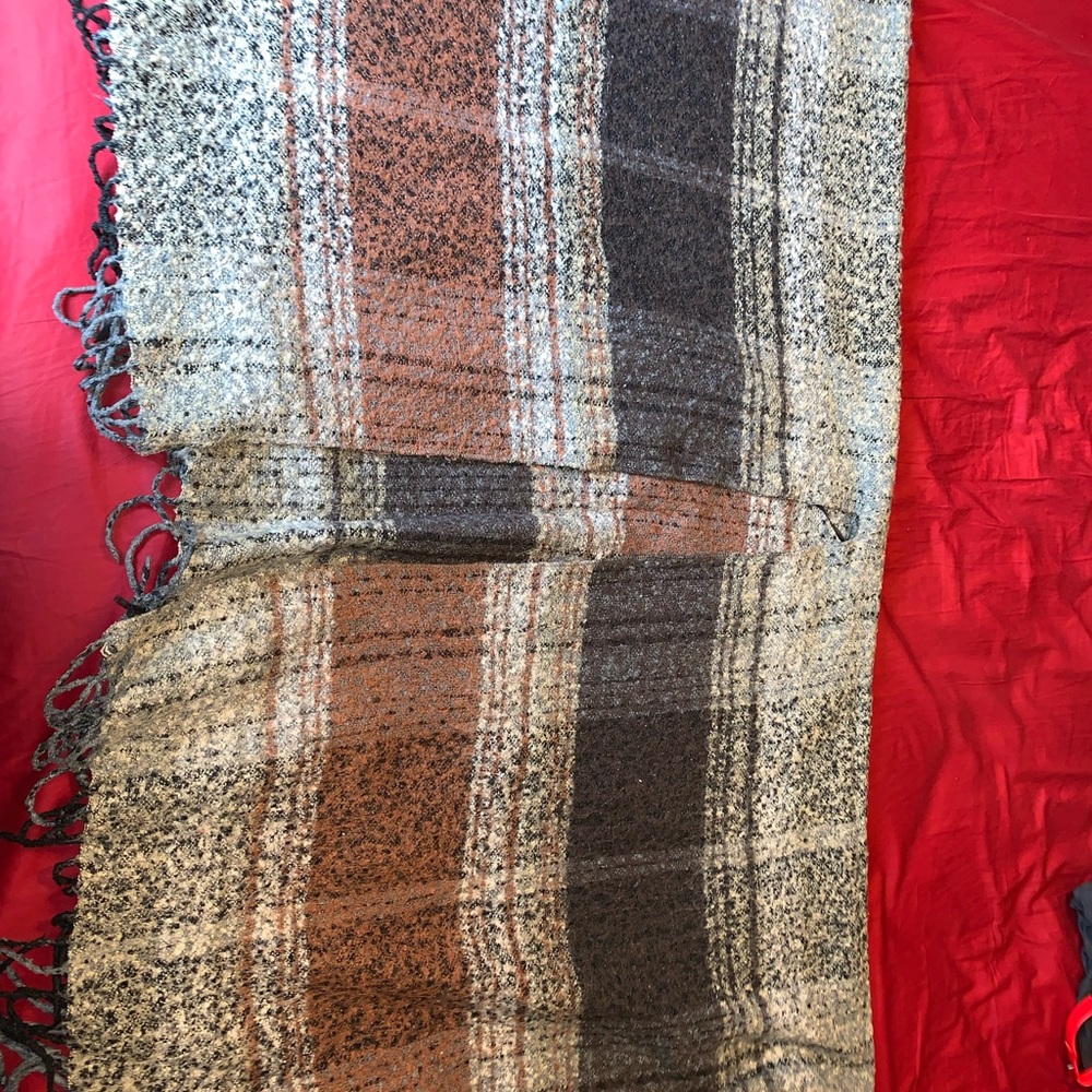 Apt. 9 Shawl